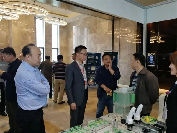 置恒電氣攜自主卓能電聯(lián)接產(chǎn)品成功亮相(2018年)中國智能電網(wǎng)學(xué)術(shù)研討會